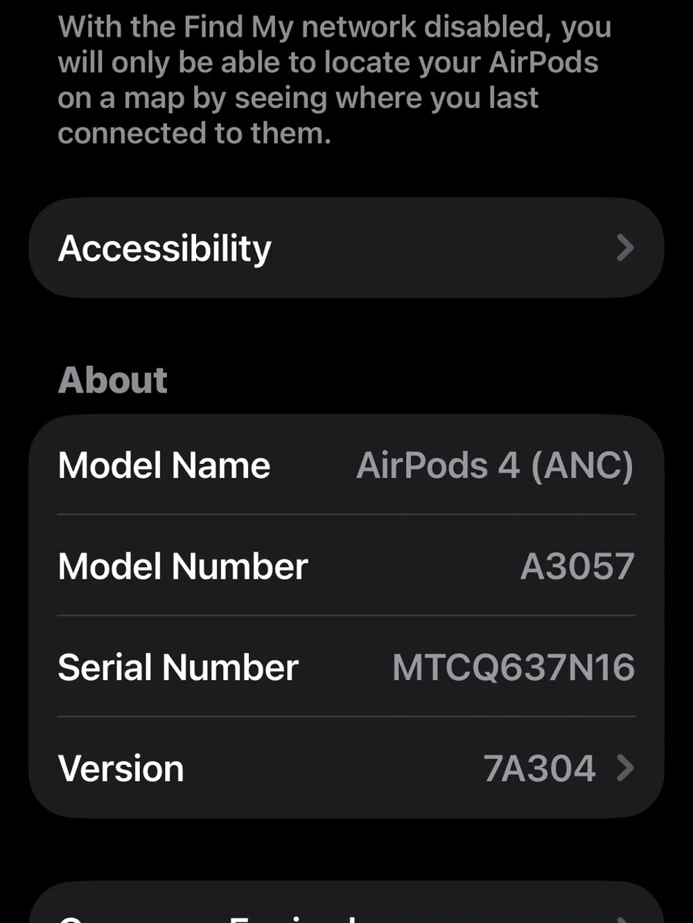 Apple White Earbud Headphones with Charging Case